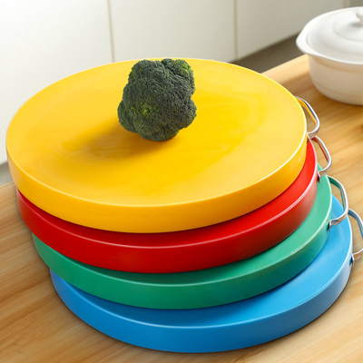 Papan Pemotong Plastik Polietilen Bulat Daging Ramah Lingkungan Dapur Dengan Pegangan