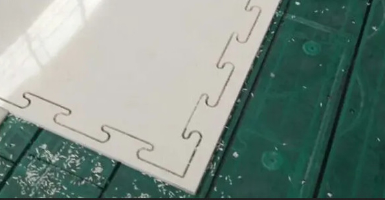 Home Rink 15-25mm Ketebalan Interlocking Connection PE sheet Sintetis Ice Rink Untuk Goalies